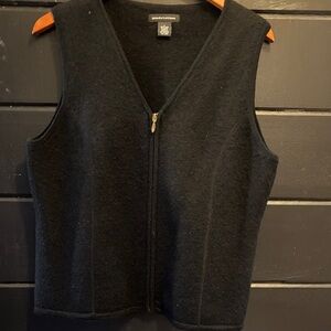 Women's Black Zip-Up Vest